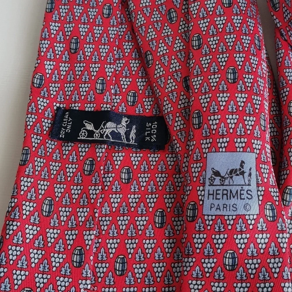 HERMÈS SILK TIE